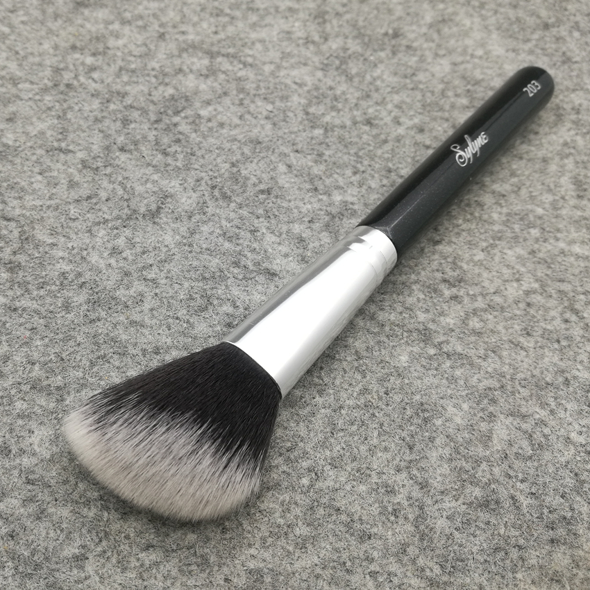 Angled Blush Brush
